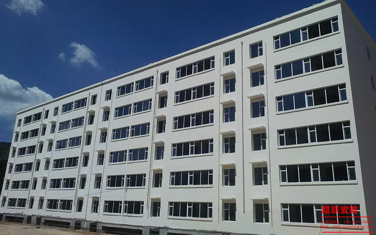 9月7日交口縣雙池鎮(zhèn)防盜門進(jìn)工地 9月7日交口縣雙池鎮(zhèn)防盜門進(jìn)工地