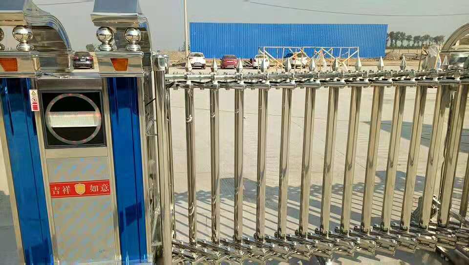 2018年10月平遙康華紙業(yè)有限公司伸縮門(mén)工地案例 2018年10月平遙康華紙業(yè)有限公司伸縮門(mén)工地案例